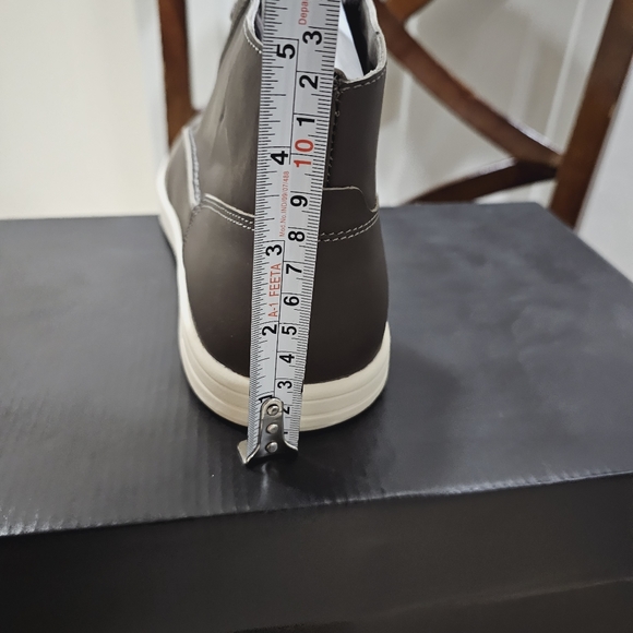 New NWT UGG Australia Kramer High Top Leather Sneakers Light Olive Green Sz 12 - Picture 10 of 10